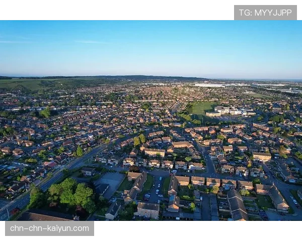 数据分析模型显示,卢顿镇保级成功的概率已上升至47% 数据分析模型显示,卢顿镇保级成功的概率已上升至47%